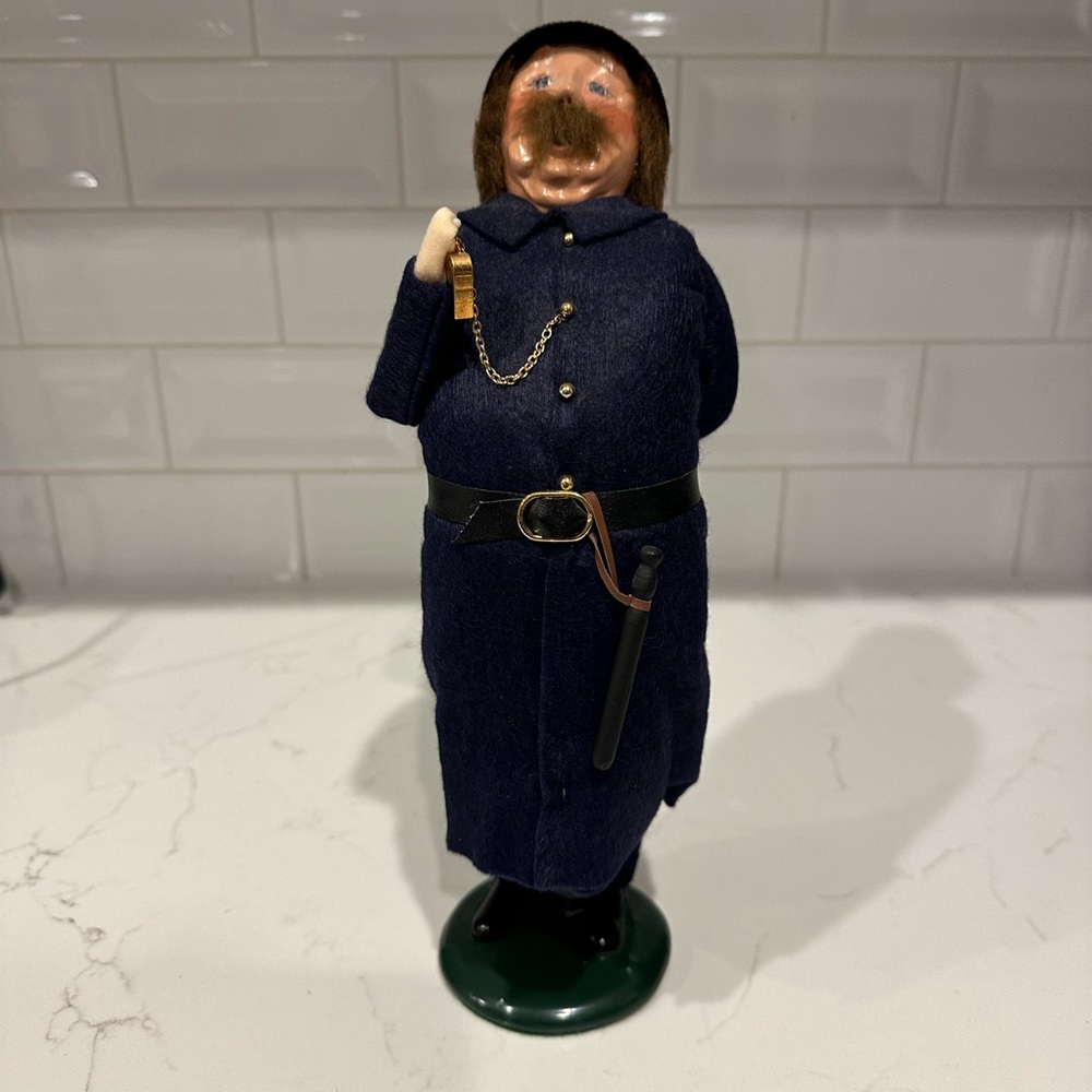 Byers Choice Constable caroler